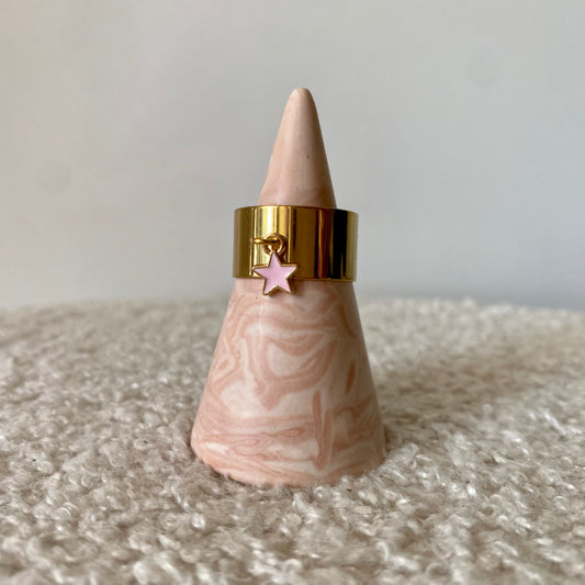 Bague épaisse dorée - Etoile rose pâle