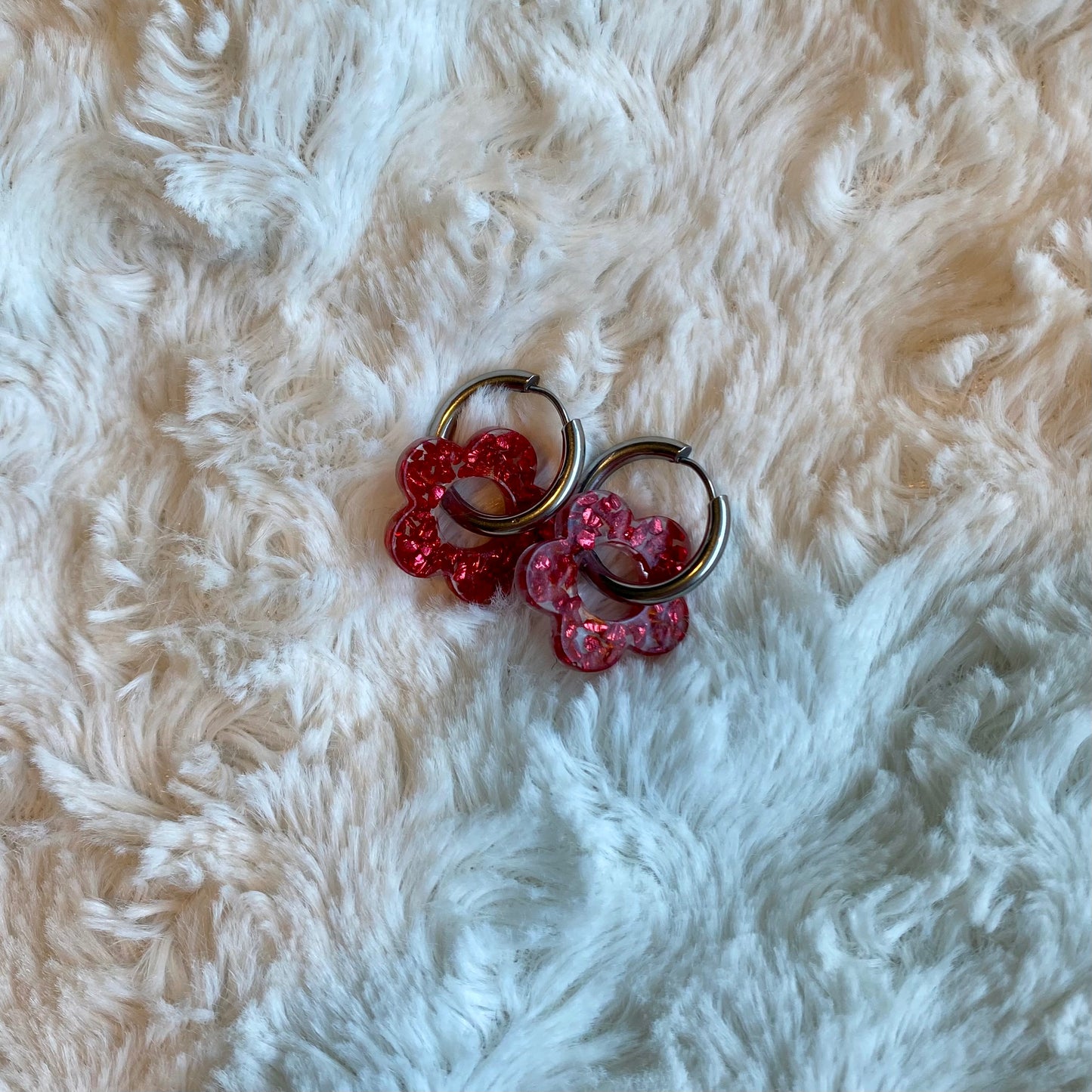 Boucles d’oreilles Camélia - Cristaux rouges